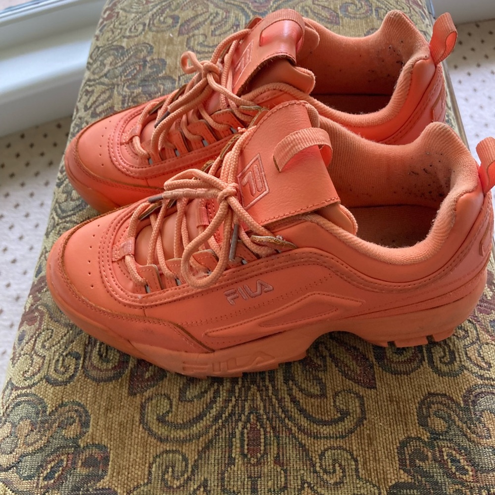 Fila tennis shoes